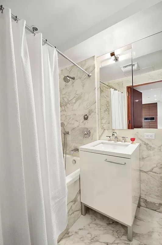 Photo - 151 W 21st St Unit 7D