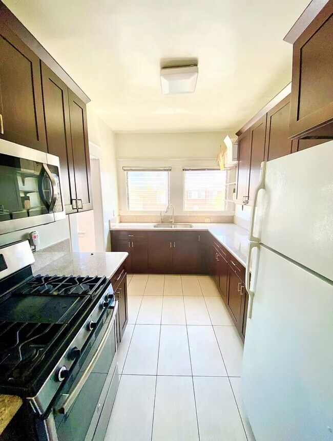 Photo - 361 S Berendo St Unit 361