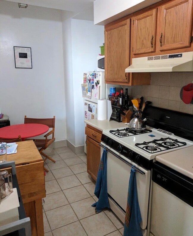 Building Photo - 1355 Commonwealth Ave Unit 3