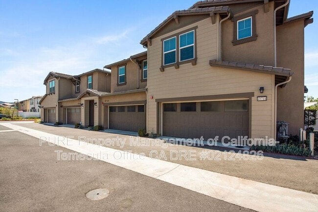 Building Photo - 40702 Birchfield Dr Rental