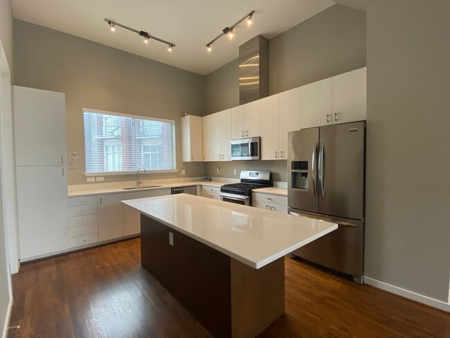 Photo - Live in the Heart of the Pearl District – ...