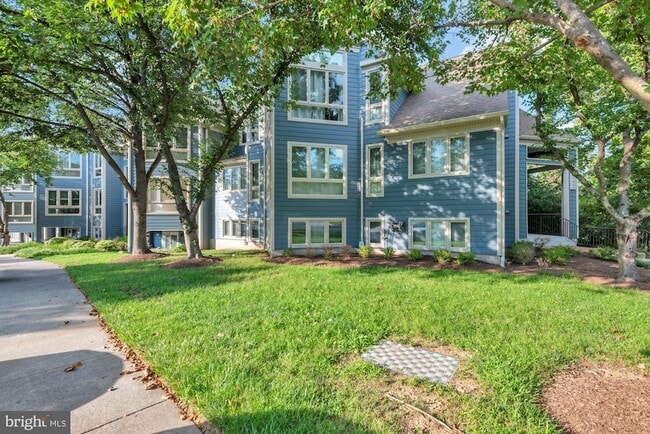Building Photo - 5006 Dorsey Hall Dr Unit C1 Rental