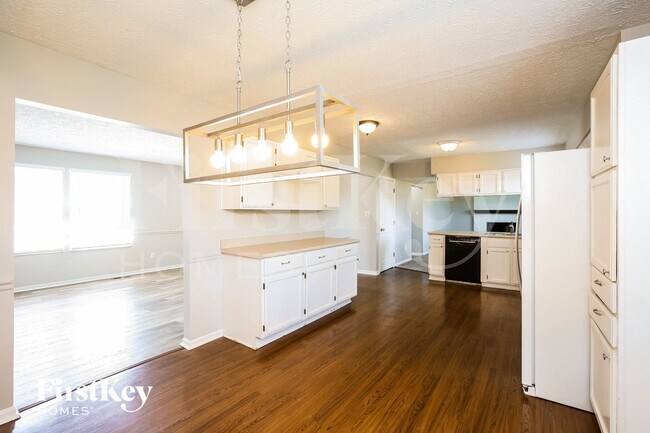 Photo - 606 Sunblest Blvd S