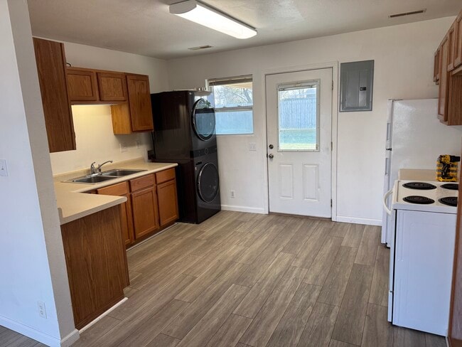 Photo - 1704 E 5th St Unit 1704