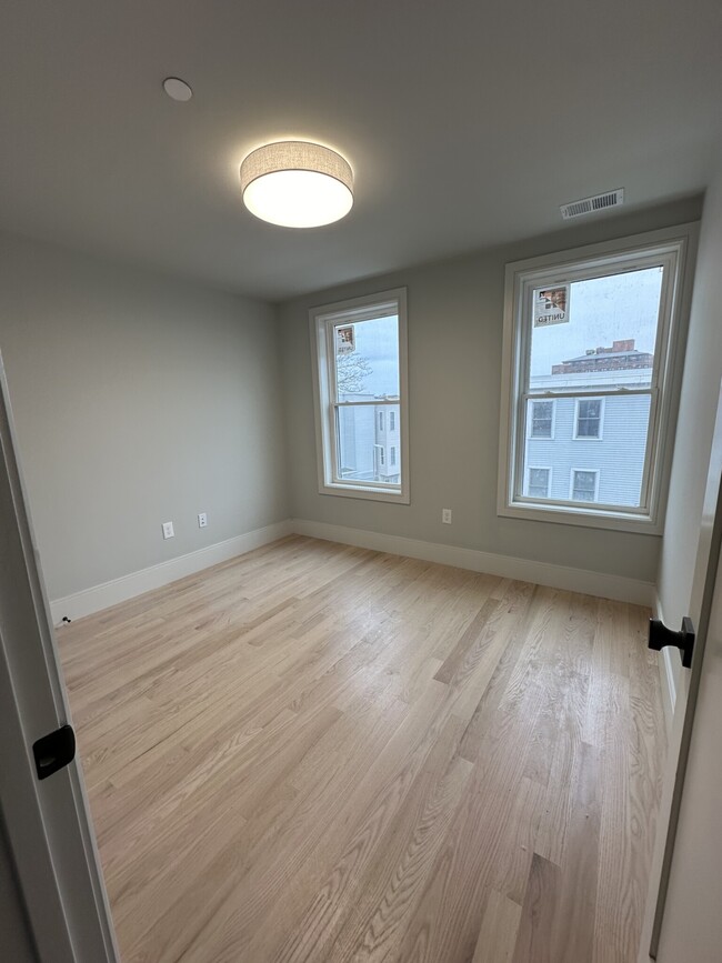 Photo - 183 Maverick St Condo