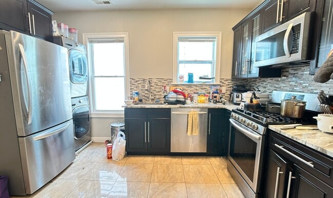 Building Photo - 81 Newbury St Unit 3T Rental
