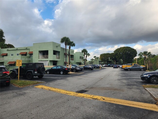 Photo - 11011 NW 7th St Unidad 203-8