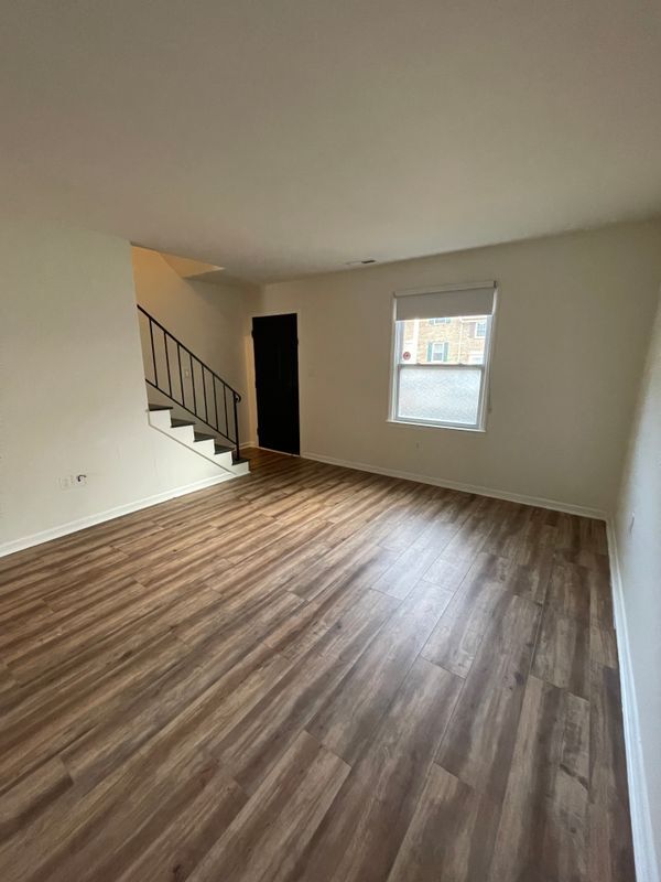 Photo - 101 Royal Forest Ct