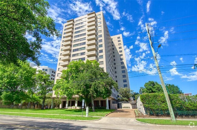 Building Photo - 1400 Hermann Dr Unit 4B-4C Rental