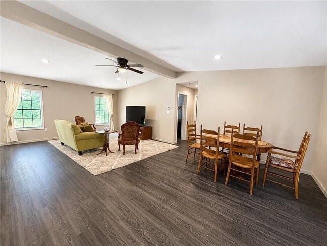 Photo - 6555 Akins Way