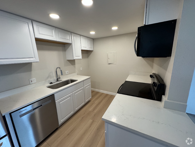 Building Photo - 2929 W Floyd Ave Unit 112 Rental