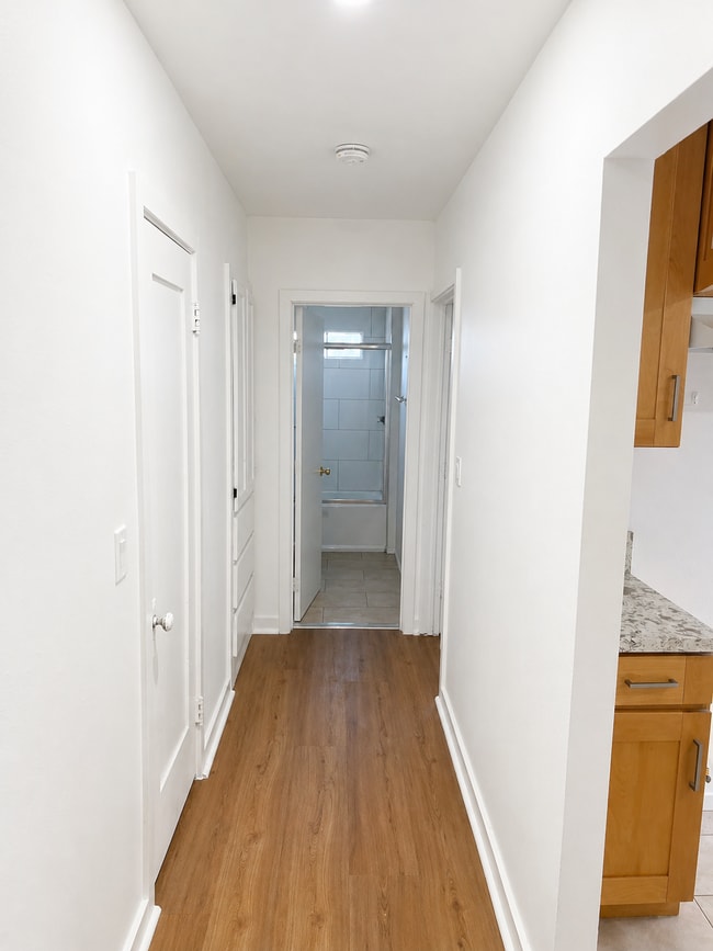 Photo - 1047 W Vernon Ave Unidad 1047 1/2