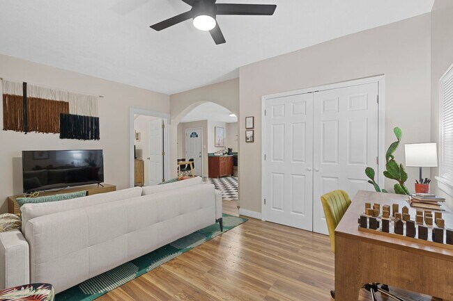 Sala de estar 2 - 6414 Stoney Point Rd Unidad B