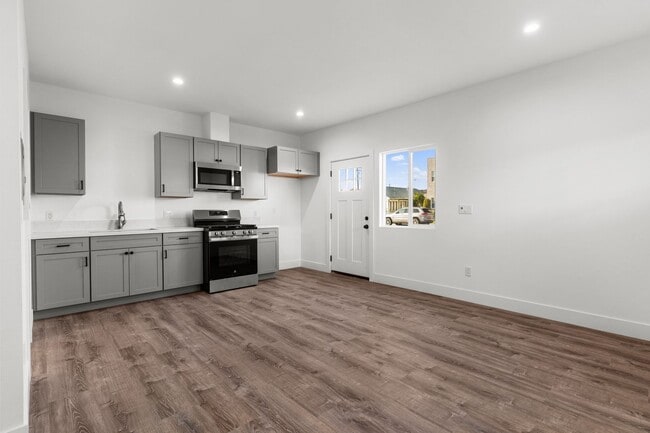 Photo - 3032 E 7th St Unidad 3034 B