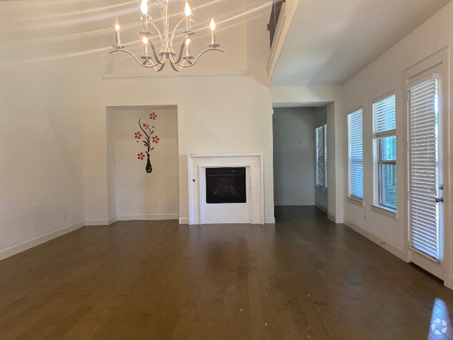 Building Photo - 8069 Piedmont Ave Rental