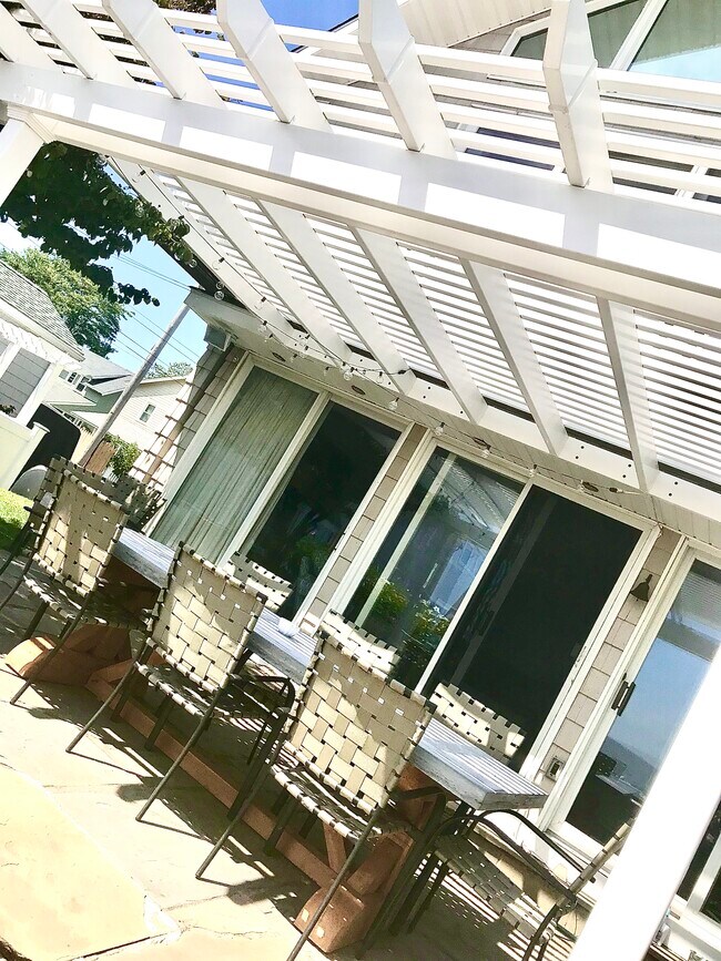 Photo - 170 Cosey Beach Ave