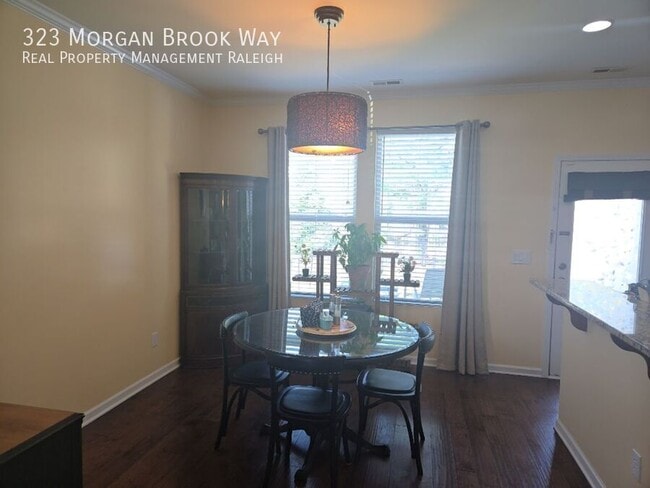 Photo - 323 Morgan Brook Way