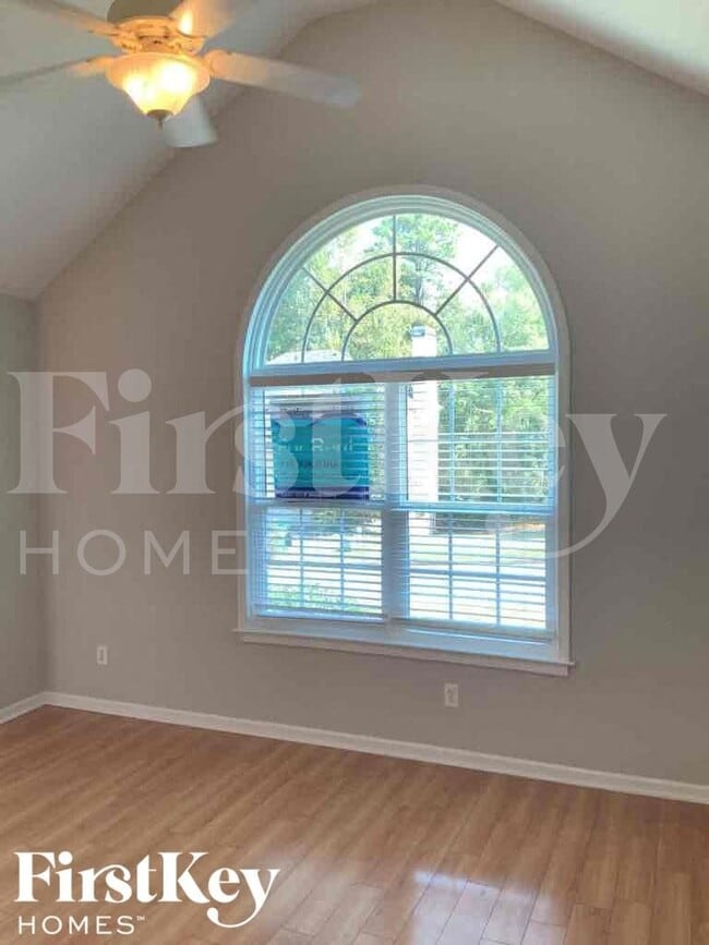 Photo - 1253 Waymar Ct SW