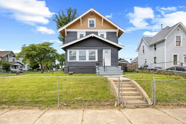 Building Photo - 3 Bedroom 1 Bathroom House