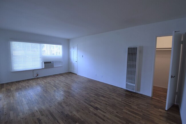 Photo - 5220 Radford Ave Unit 5226-01