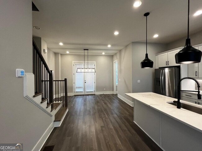 Photo - 2011 Oak Ln NW