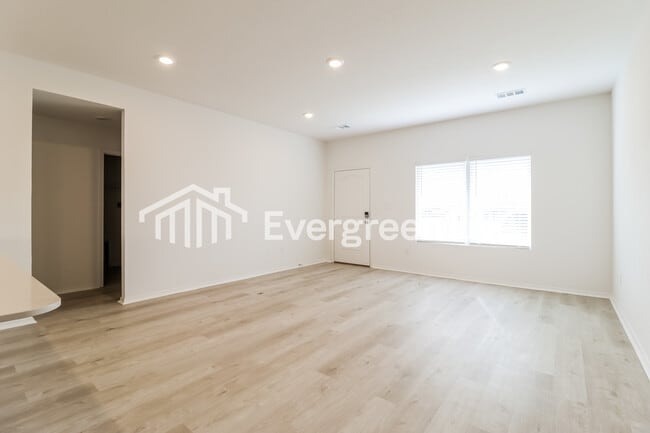 Photo - 119 Jasmine Ct