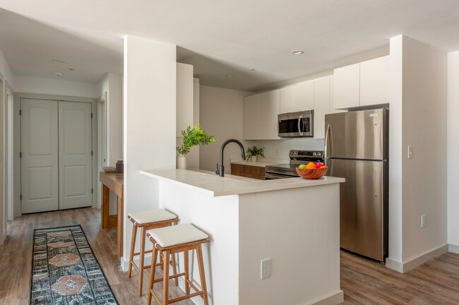 2 habitaciones, 1 baño, cocina, barra de desayuno - The Abby