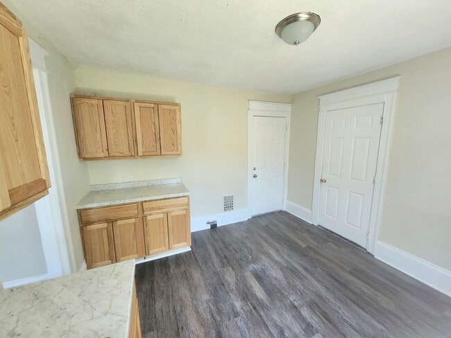 Building Photo - 357 Columbia Ave Unit 357 Columbia Ave #01 UP