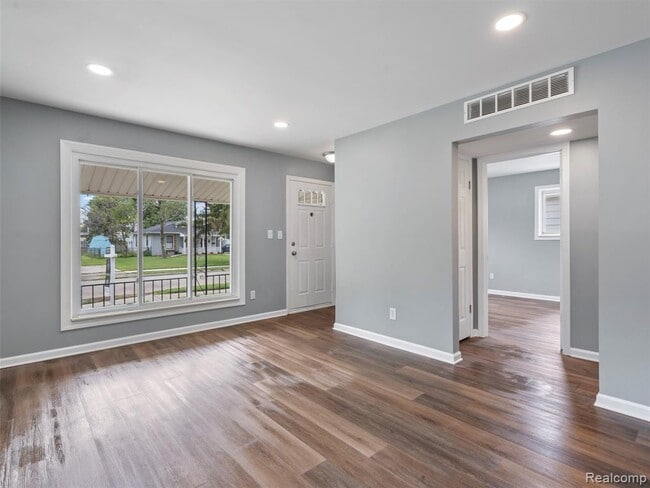 Photo - 396 W Pearl Ave