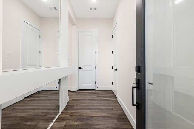 Photo - 907 Pollard St