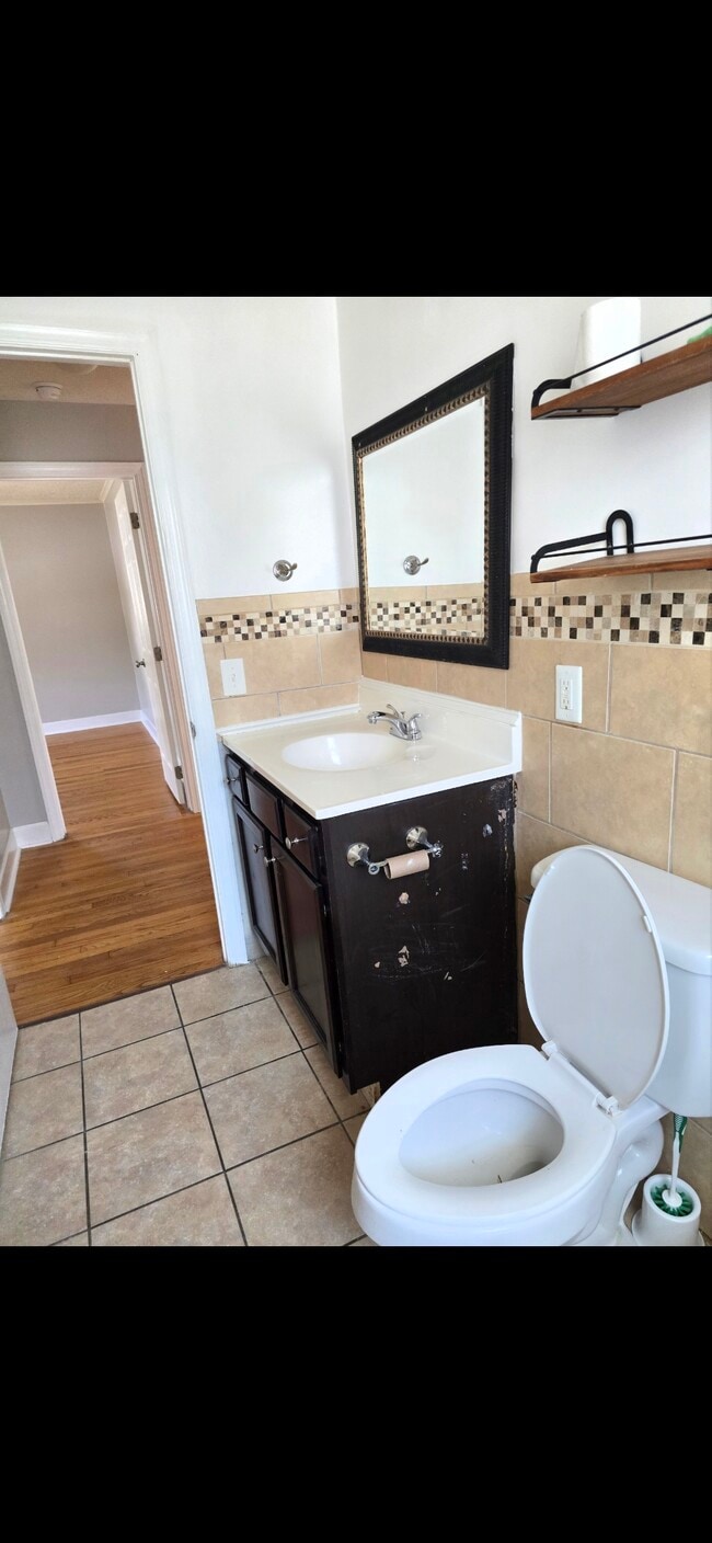 Photo - 303 Culbreth Ave Unit B