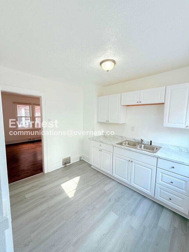 Photo - 15812 Kentucky St Unit 1