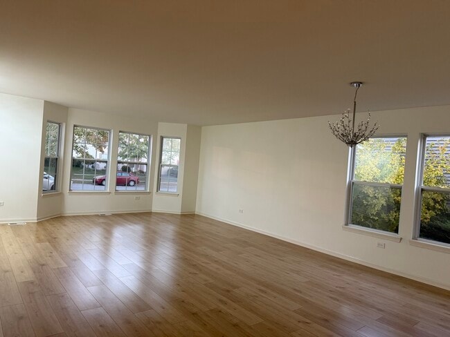 Photo - 1015 Bayhill Ln