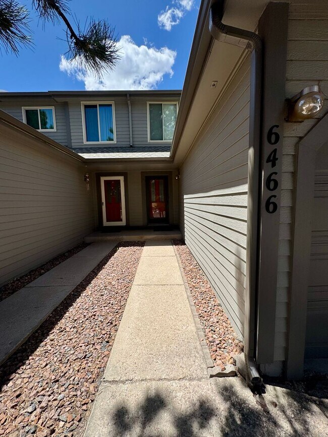Photo - Cozy Townhome on North side with 1 car garage