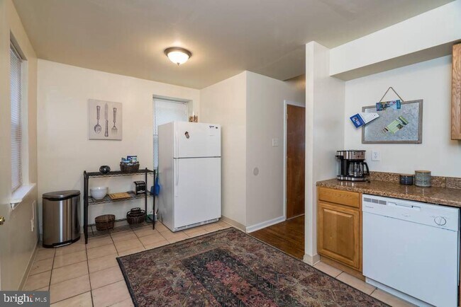 Photo - 1619 Master St