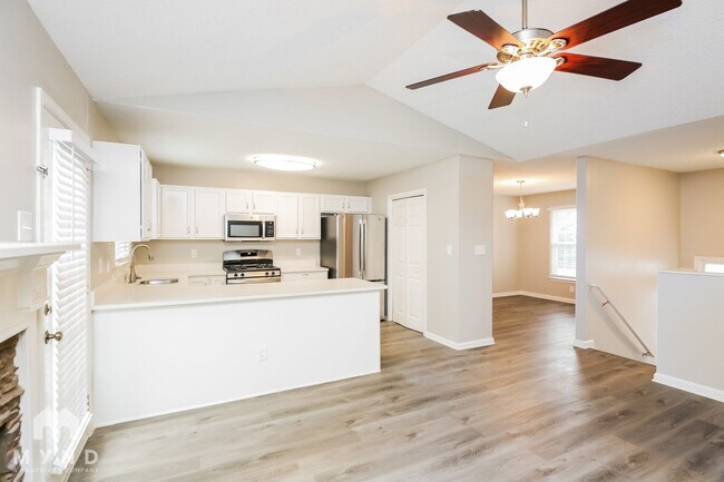 Photo - 374 Shoal Ct