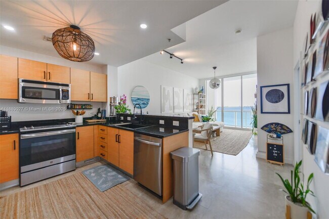 Photo - 725 NE 22nd St Unidad 8D