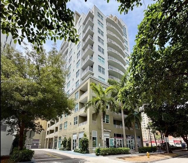 Building Photo - 3180 SW 22nd Ter Unit 601