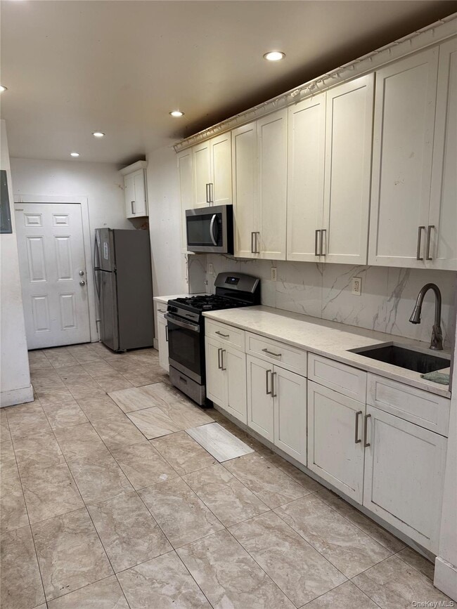 Photo - 737 Sheffield Ave Unit 1R