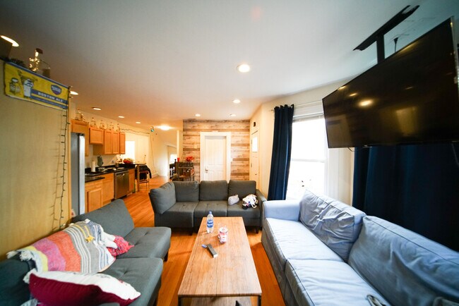 Photo - 48 Ashford St Unit 2
