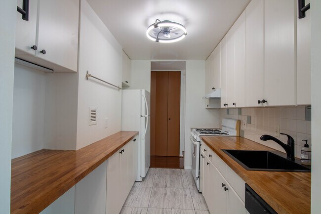 Building Photo - 3600 Conshohocken Ave Unit 907 Rental