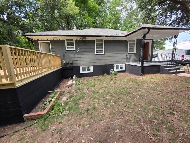 Photo - 2106 Shore St
