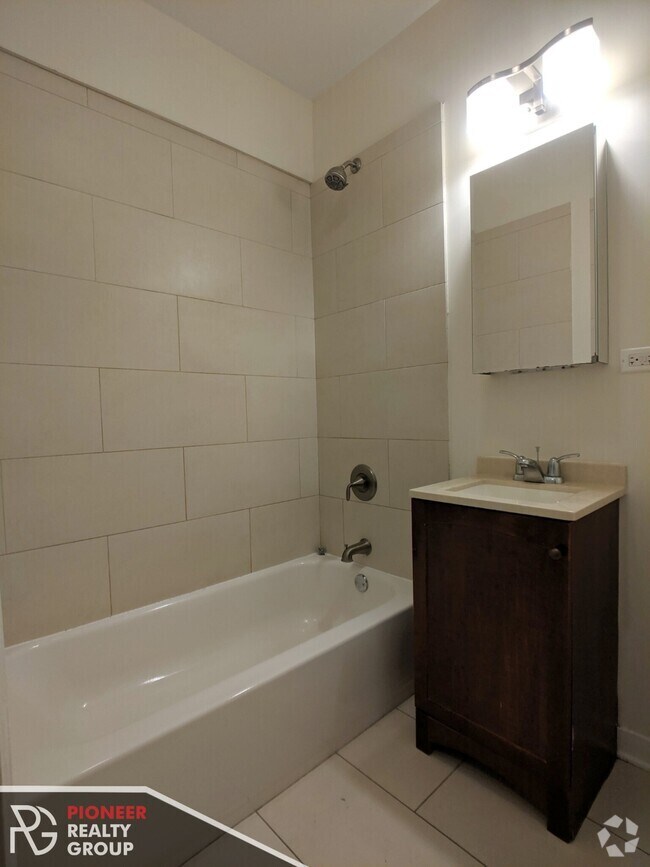 Building Photo - 2177 W Giddings St Unit 2 Rental