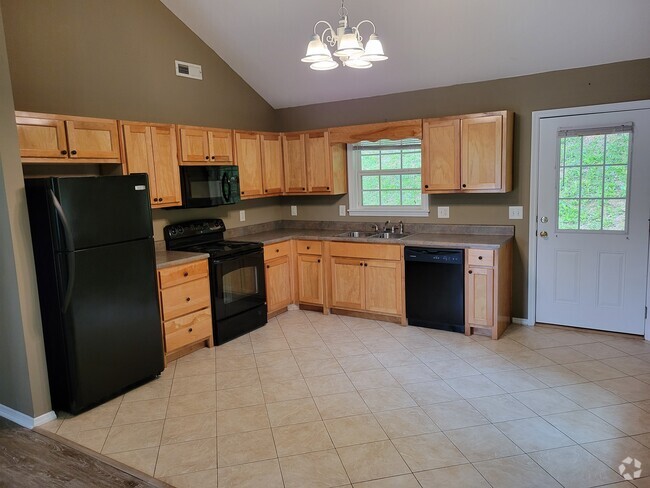 Building Photo - 456 Austin St Rental