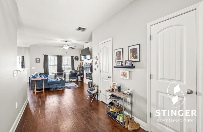 Photo - 332 Dante Cir