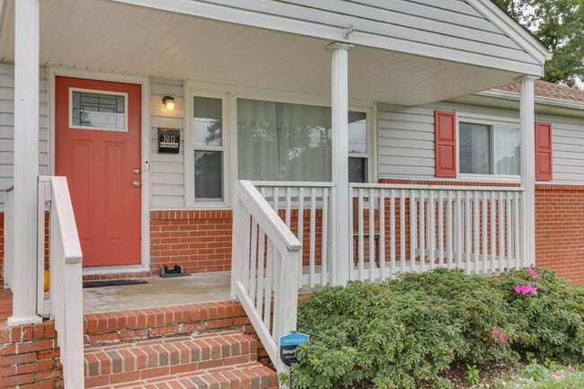 Photo - 1011 Robinson Rd