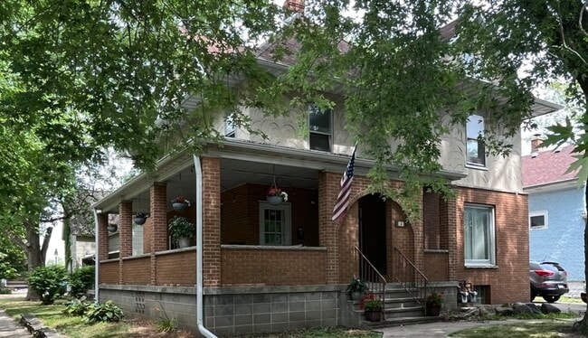 Photo - 131 S 7th St Townhome