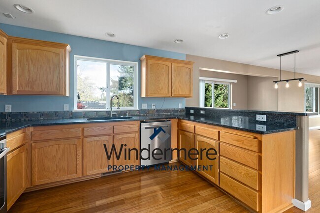 Photo - Beautiful 4 bedroom 2.5 bathroom home on large lot