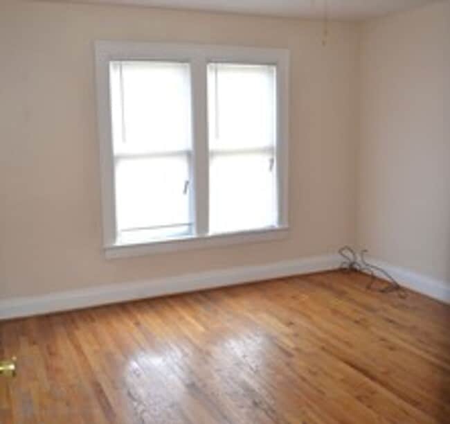 Photo - 427-429-429 E Tompkins St Unit 429
