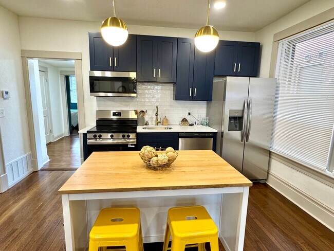 4172 Russell Blvd Unit 2W